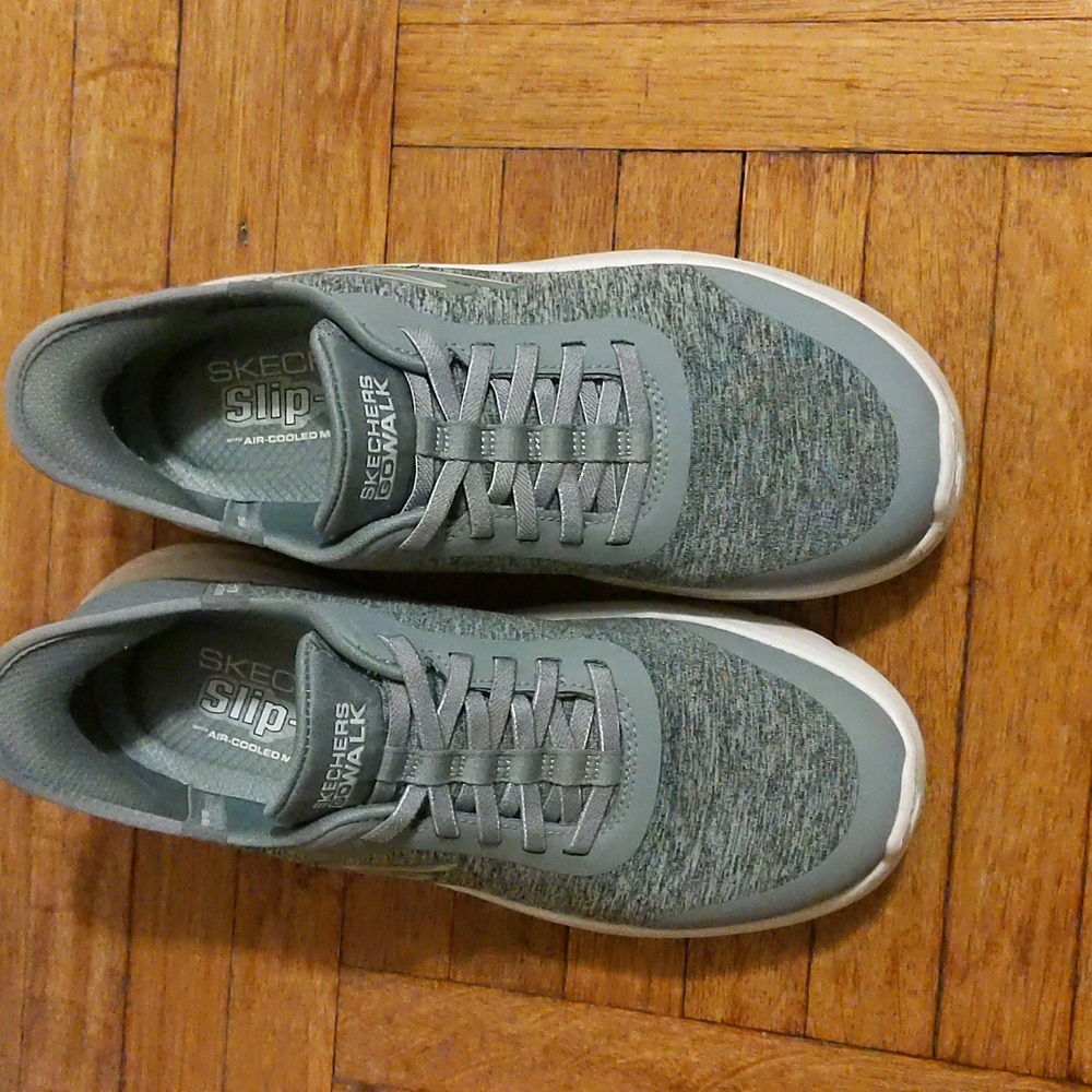 Skechers Go Walk Slip-Ins Size 8
